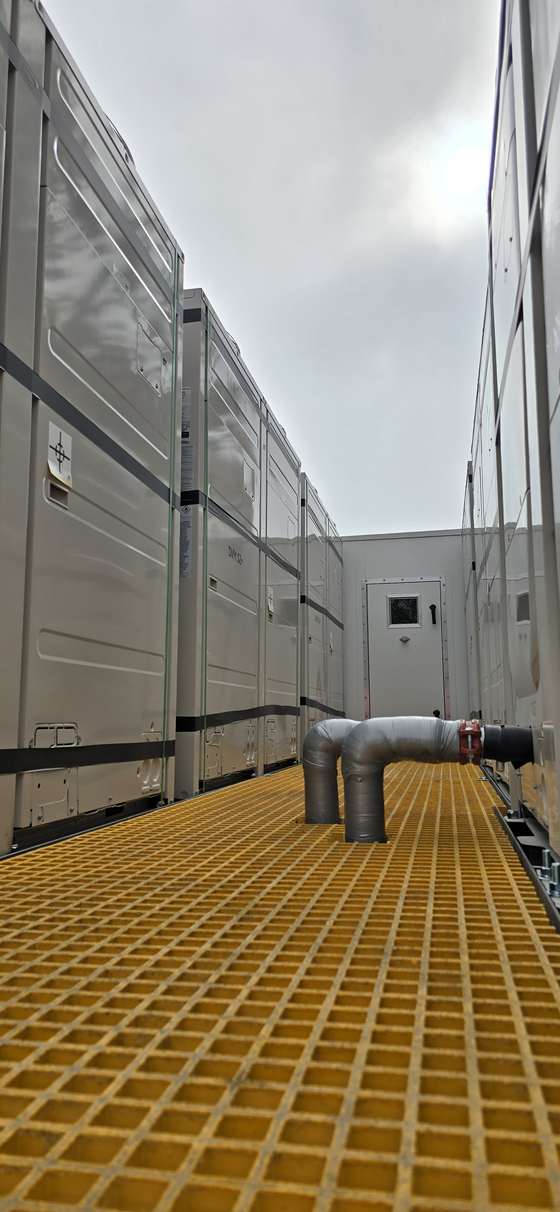 Fleet of modular air-cooled cooling units installed in the field